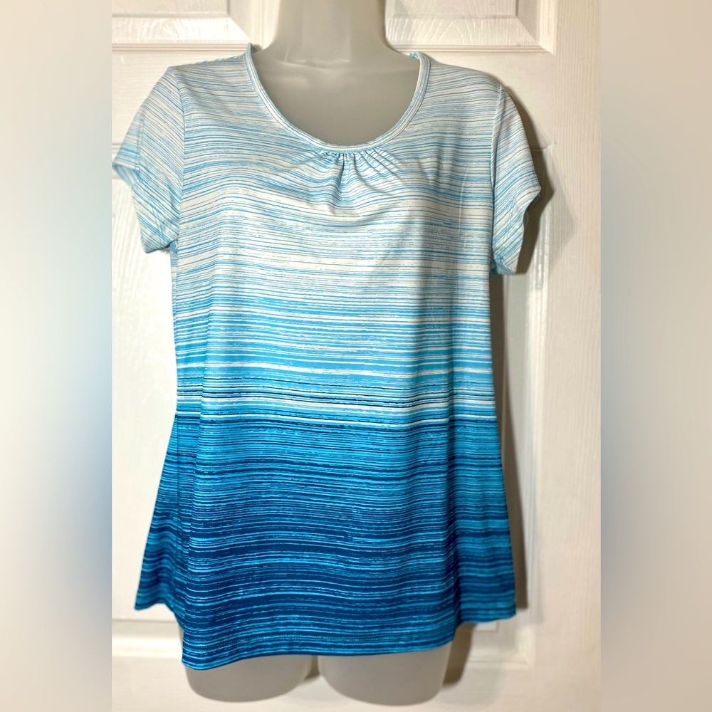 Women’s medium Columbia short sleeve top